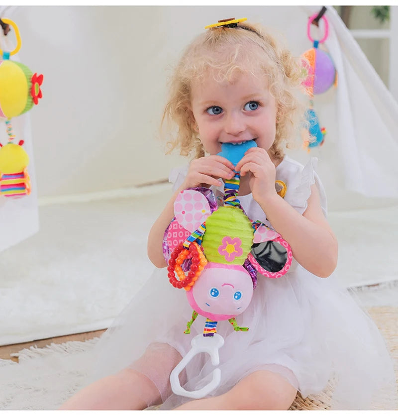 Brinquedo de Pelúcia com Chocalho e Mordedor – Diversão e Desenvolvimento para Bebês!